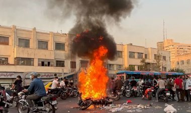 ইরানে বিক্ষোভ দমনে কঠোর সরকার, হস্তক্ষেপের হুমকি ট্রাম্পের