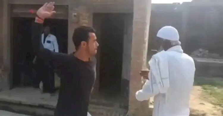 ভারতে ৩ প্রবীণ মুসলিমকে মারধরের ভিডিও নিয়ে তোলপাড়