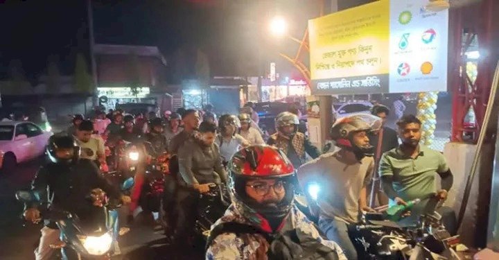 সিলেটে দাম বাড়ার শঙ্কায় পাম্পে দীর্ঘ লাইন