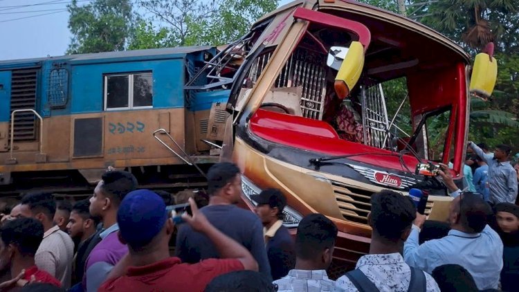 ঈদে সড়কে প্রাণ গেল ২৬ জনের