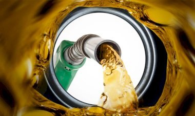 সারা দেশে অবৈধ মজুতকৃত ৩ লাখ ৭২ হাজার লিটার জ্বালানি তেল উদ্ধার