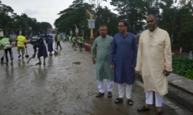 ৮ ঘন্টার মধ্যে বর্জ্য অপসারণের লক্ষ্যে পরিদর্শনে সিসিক প্রশাসক