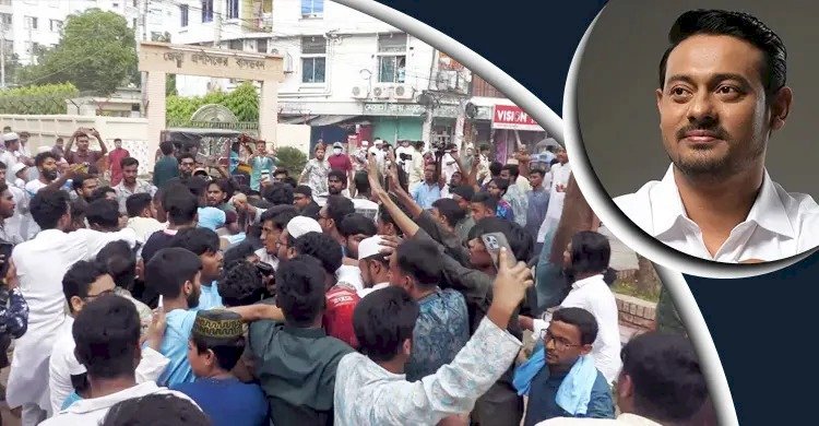 নাসীরুদ্দীন পাটওয়ারীর ওপর হামলা