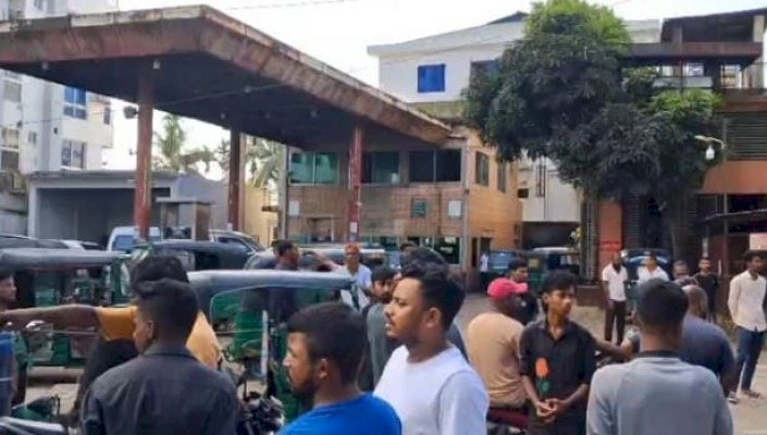 সিলেটে গ্যাস সংকটে পাম্প বন্ধ,  সড়ক অবরোধ করে বিক্ষোভ
