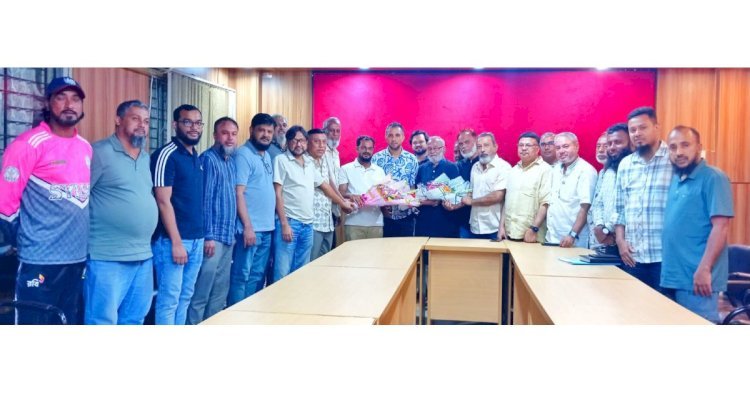 ২০ ক্রিকেট ক্লাবের প্রতিনিধিদের প্রাণবন্ত মতবিনিময়, নতুন কমিটিকে ফুলেল শুভেচ্ছা