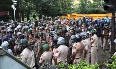 মোদী সরকার কি এক দফার আতঙ্কে?