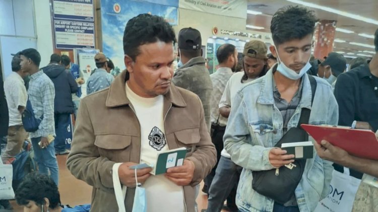 লিবিয়া থেকে দেশে ফিরলেন ১৭৪ বাংলাদেশি